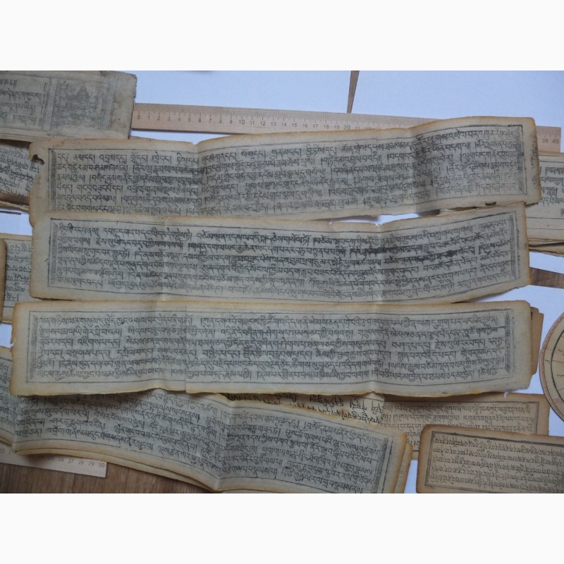 Фото 8. Тибетские буддистские манускрипты 17, 18 веков на санскрите