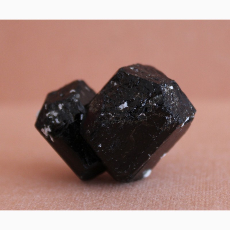 Фото 4. Черный турмалин (шерл), сросток кристаллов