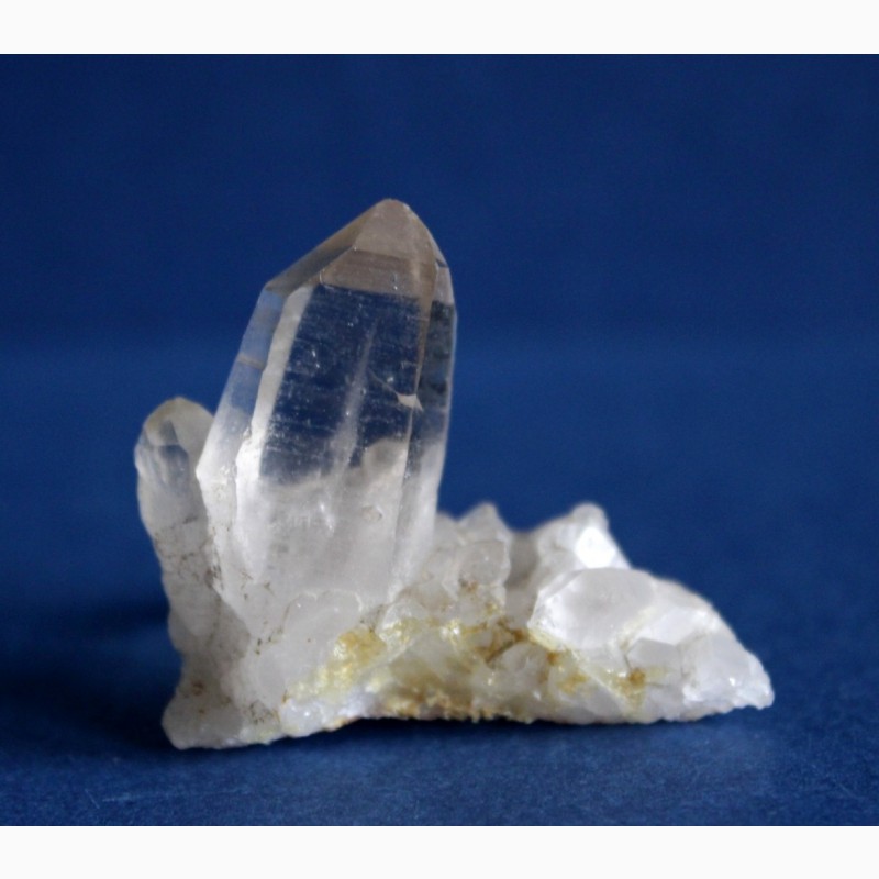 Фото 3. Дымчатый кварц, сросток прозрачных кристаллов