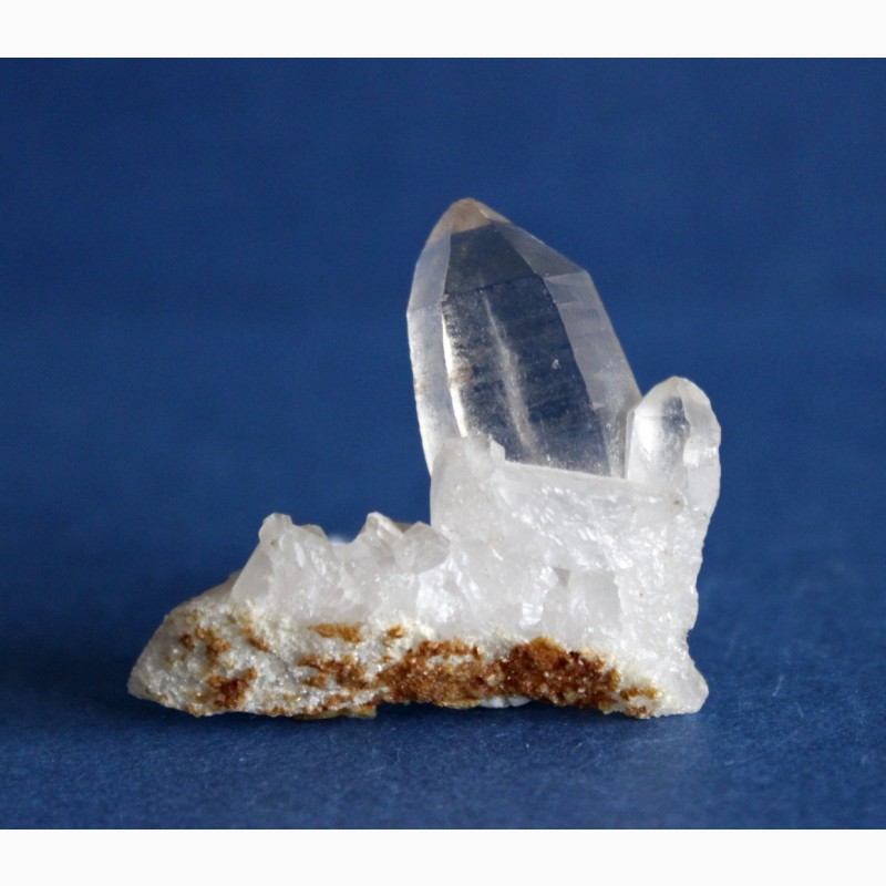 Фото 4. Дымчатый кварц, сросток прозрачных кристаллов