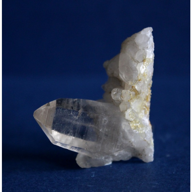 Фото 5. Дымчатый кварц, сросток прозрачных кристаллов