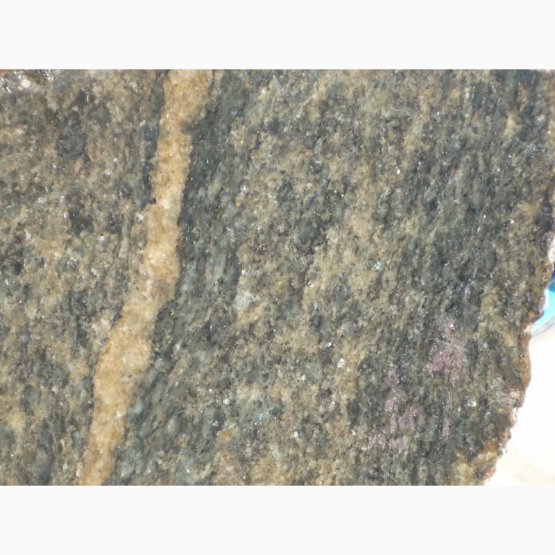 Фото 9. Каменный метеорит (анортозит)