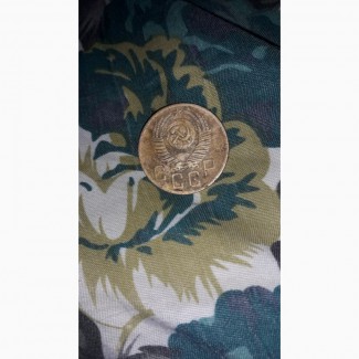 Продам монету 5 копеек 1953 года с снизу под цифрой 3 один уселокк
