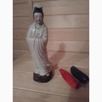 Продам китайская статуэтка богиня Гуань инь, фарфор 31 см