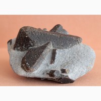 Ставролит, двойниковый кристалл (Косой крест) в слюдистом сланце