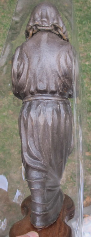 Фото 8. Деревянная статуэтка Безликое время со своей ношей, резьба по дереву, авторская работа