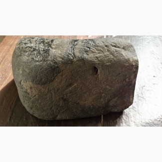Каменный метеорит крупный