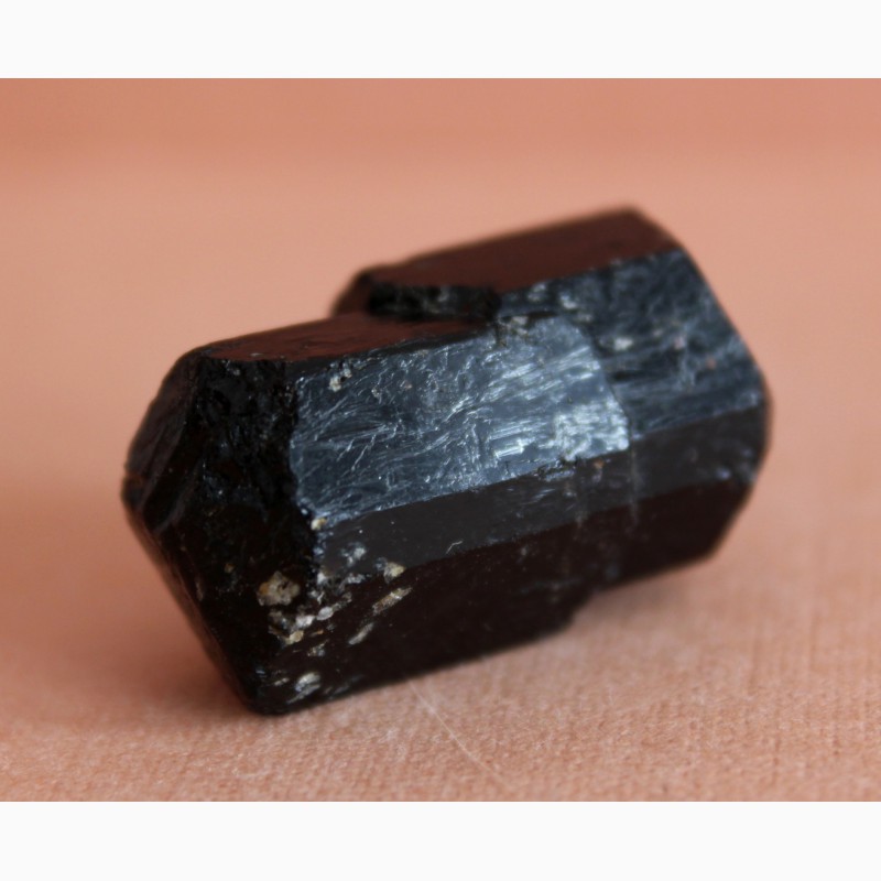 Фото 11. Черный турмалин (шерл), сросток кристаллов интересной формы