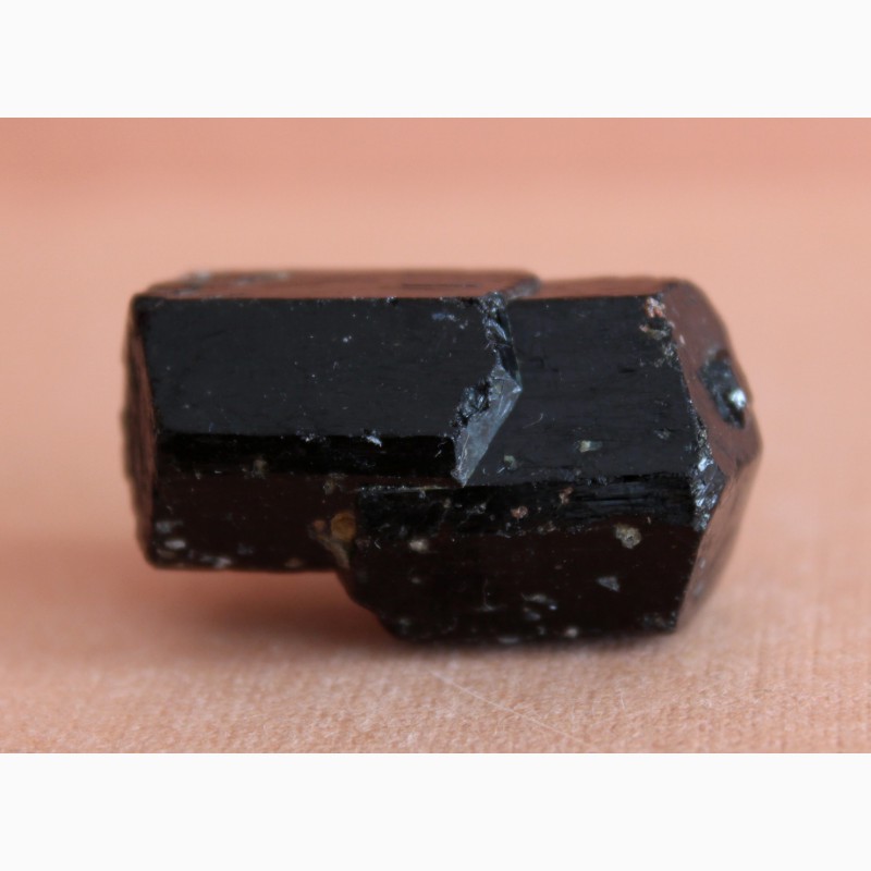Фото 3. Черный турмалин (шерл), сросток кристаллов интересной формы