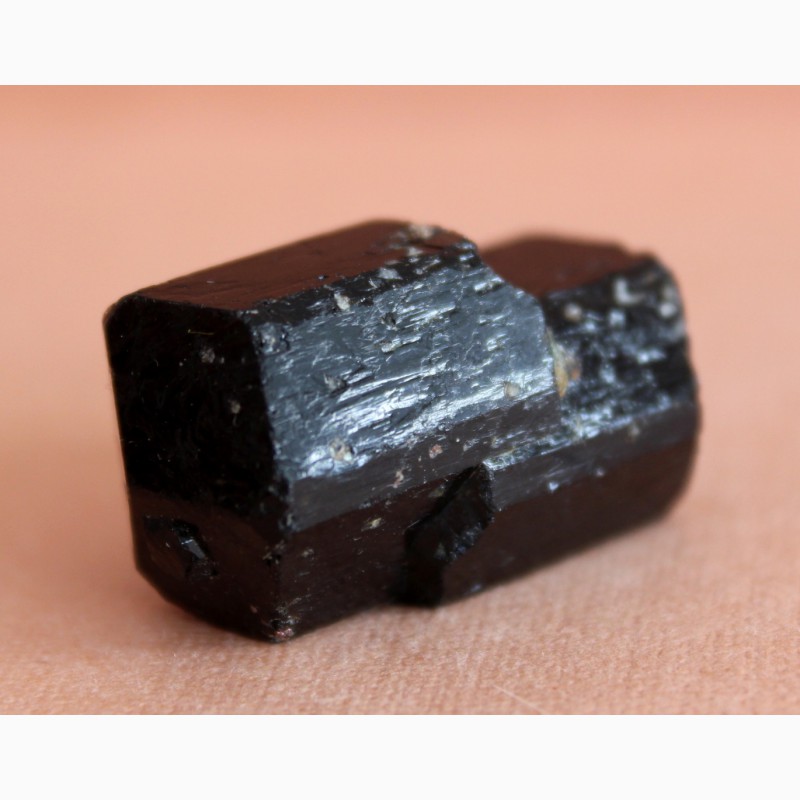 Фото 7. Черный турмалин (шерл), сросток кристаллов интересной формы