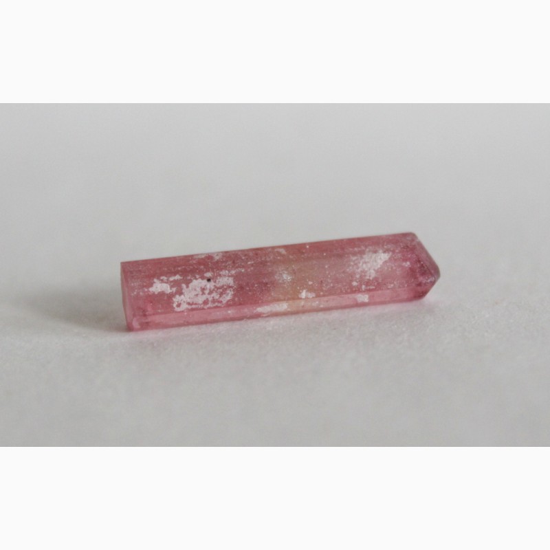 Фото 5. Турмалин розовый, кристалл с головкой 2