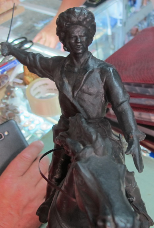Фото 2. Чугунная скульптура Салават Юлаев, Касли