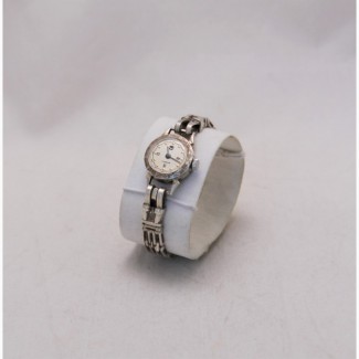 Продаются Женские серебряные часы Чайка