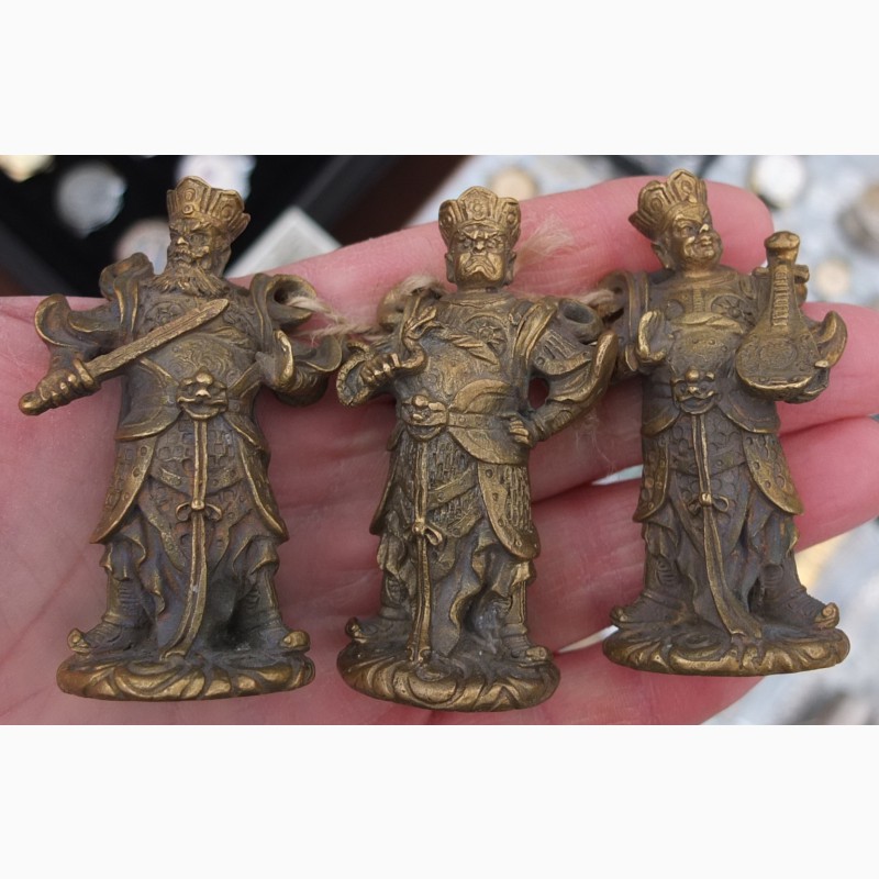Фото 2. Бронзовые статуэтки Чингизиды, потомки Чингисхана, 3 шт