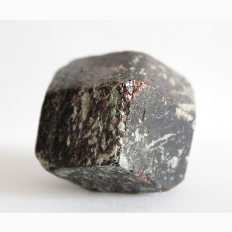 Фото 11. Гранат (альмандин), крупный кристалл - 2