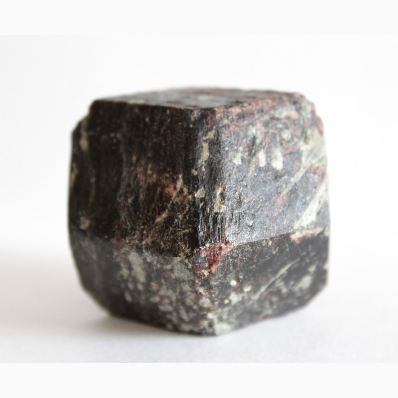 Фото 4. Гранат (альмандин), крупный кристалл - 2