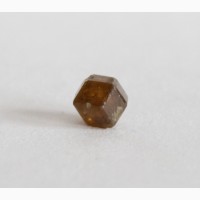 Топазолит, хорошо сформированный кристалл 3