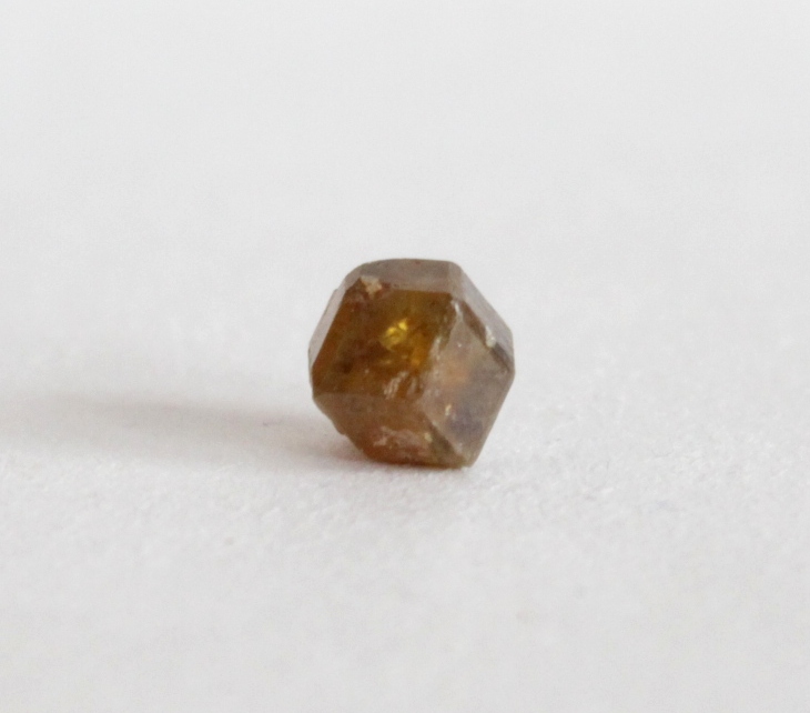 Фото 7. Топазолит, хорошо сформированный кристалл 3