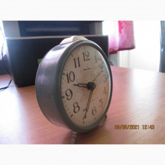 Часы будильник советские в рабочем состоянии