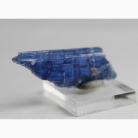 Кианит, прозрачный кристалл