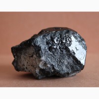 Черная шпинель, фрагмент очень крупного кристалла