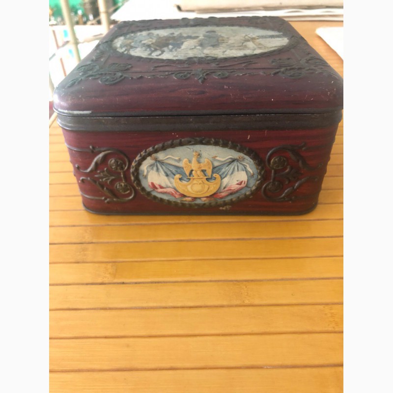 Фото 7. Коробка из под конфет «Т-во Эийнэм.К 100-летию Бородино»
