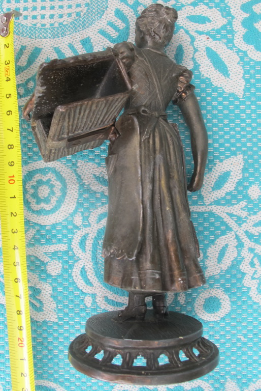 Фото 4. Статуэтка Девушка с дровами, бронзовый сплав