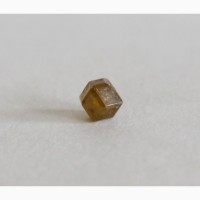 Топазолит, хорошо сформированный кристалл 2