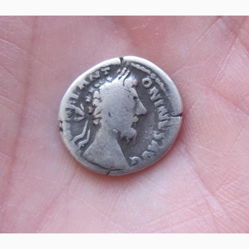 Фото 7. Серебряный денарий, император Марк Аврелий, Древний Рим