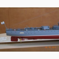 Продам модель корабля :крейсер Киров