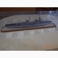 Продам модель корабля :крейсер Киров