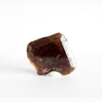 Необычный кристалл Везувиана в форме уплощенного квадрата