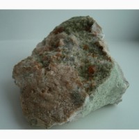 Щетка кристаллов граната (гроссуляра) и диопсида