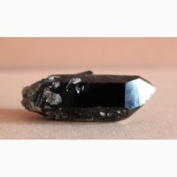 Морион, отдельный кристалл 8