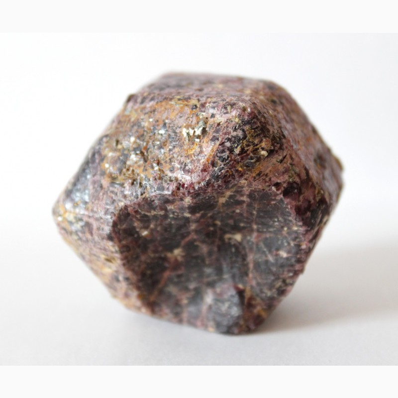 Фото 11. Гранат (альмандин), крупный кристалл