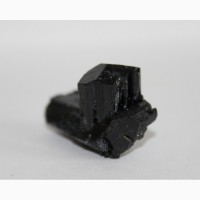 Черный турмалин (шерл), сросток двух кристаллов