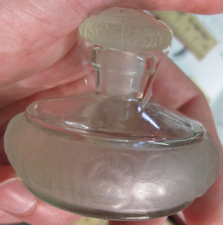 Фото 9. Стеклянный парфюмерный набор, 1920 годы