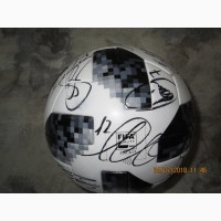 Мяч с автографами сборной Испании