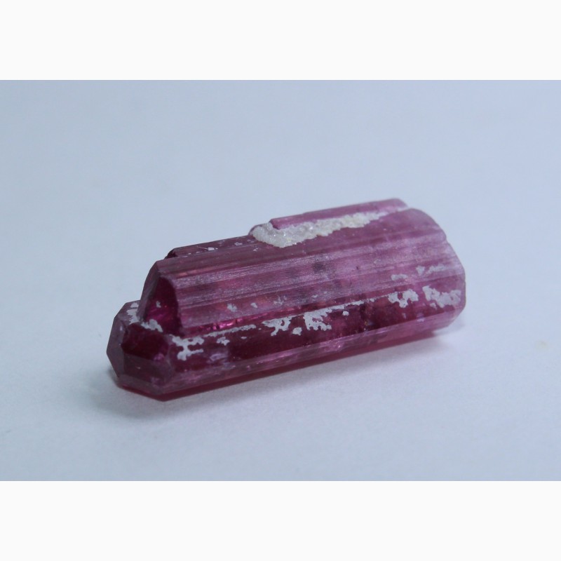 Фото 11. Розовый турмалин (рубеллит), сросток кристаллов