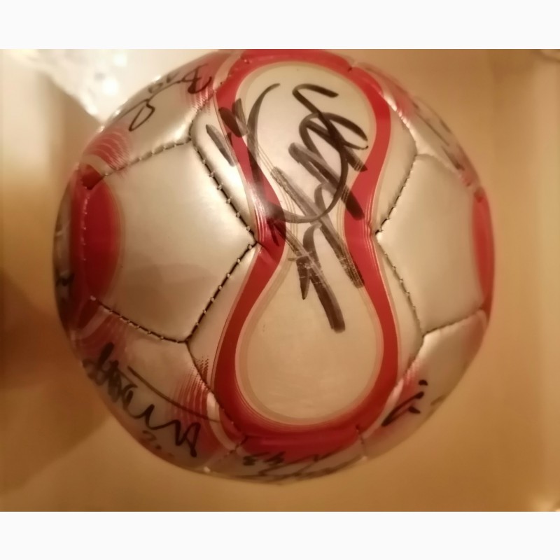 Фото 4. Мяч с автографами ФК Зенит 2006 года