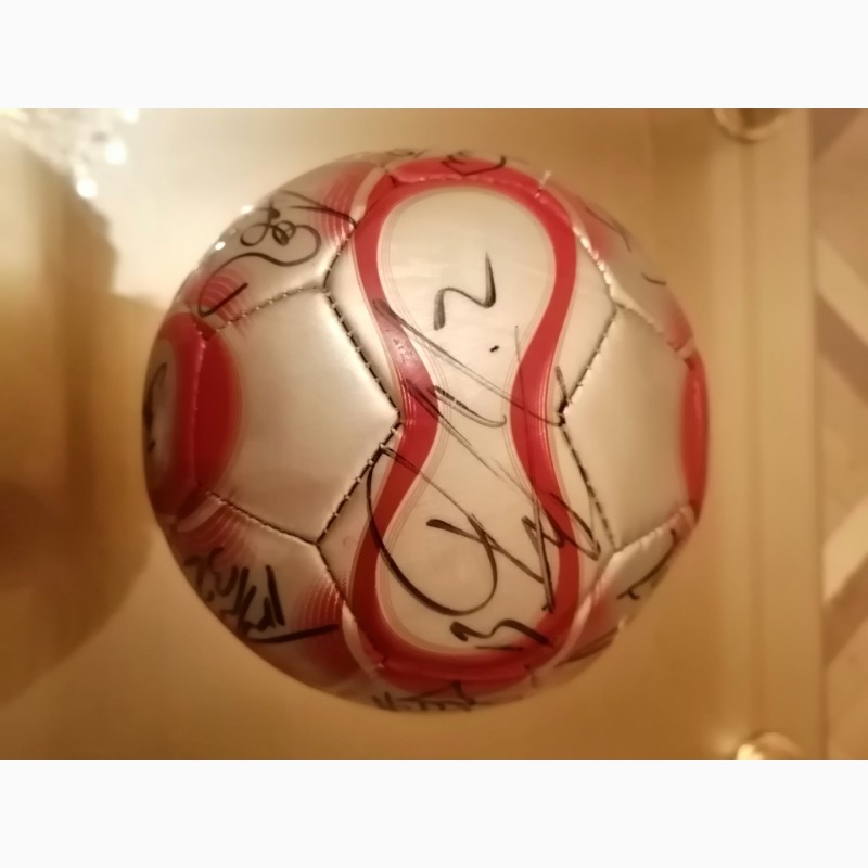 Фото 6. Мяч с автографами ФК Зенит 2006 года