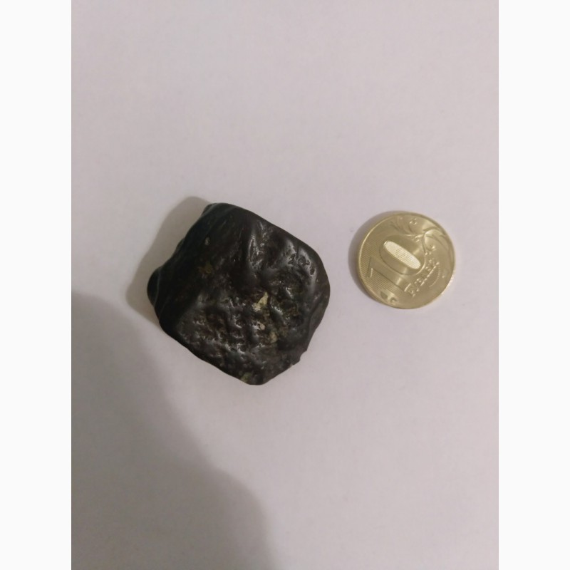 Фото 2. Meteorite brown crust