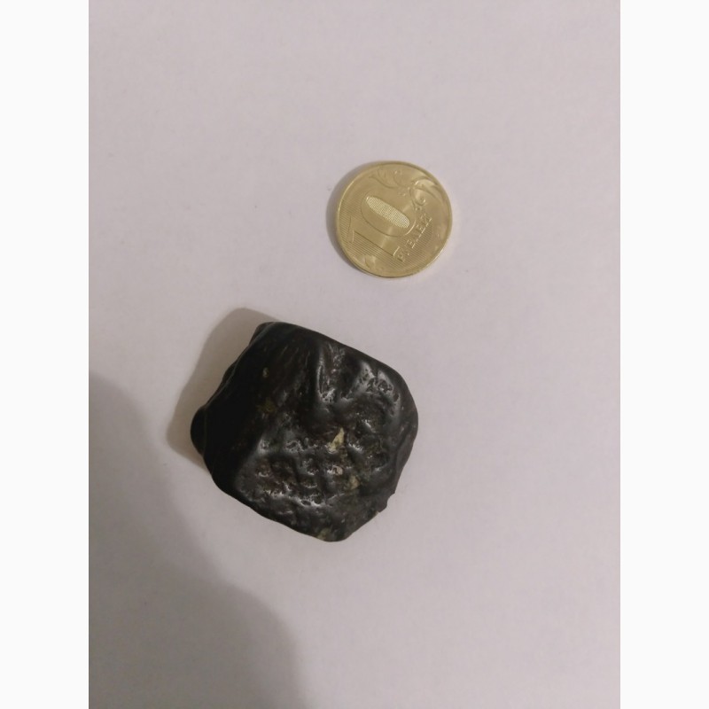 Фото 3. Meteorite brown crust
