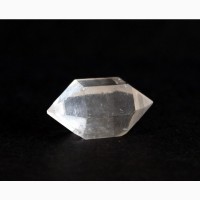Двухголовый кристалл горного хрусталя