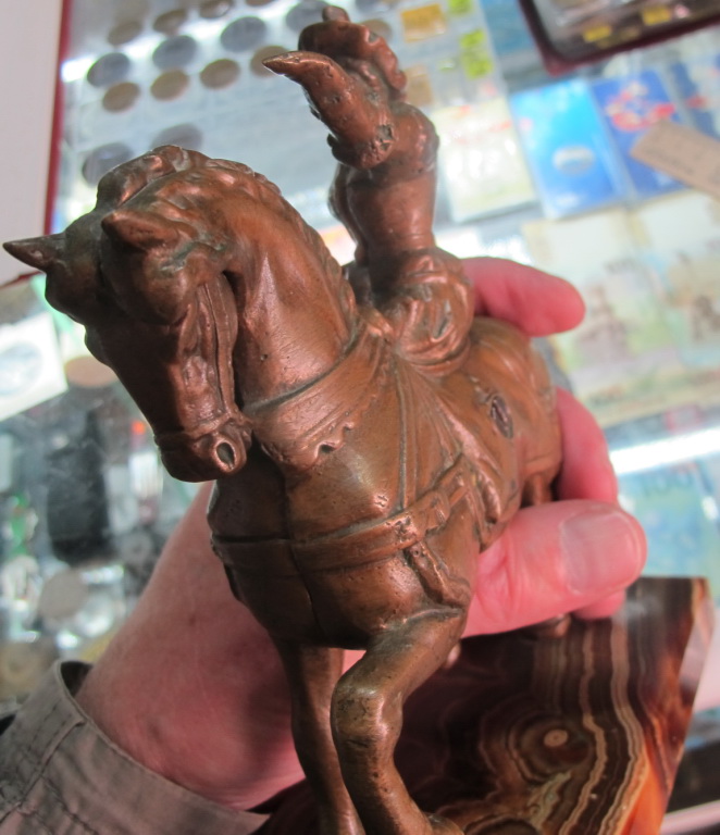 Фото 2. Бронзовая статуэтка Принц на лошади