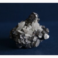 Сросток кристаллов галенита и кварца