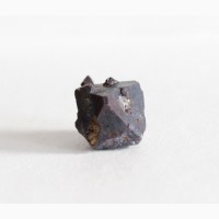 Куприт, октаэдрический кристалл