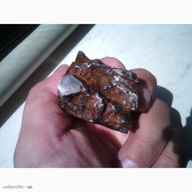 Фото 3. Железный метеорит