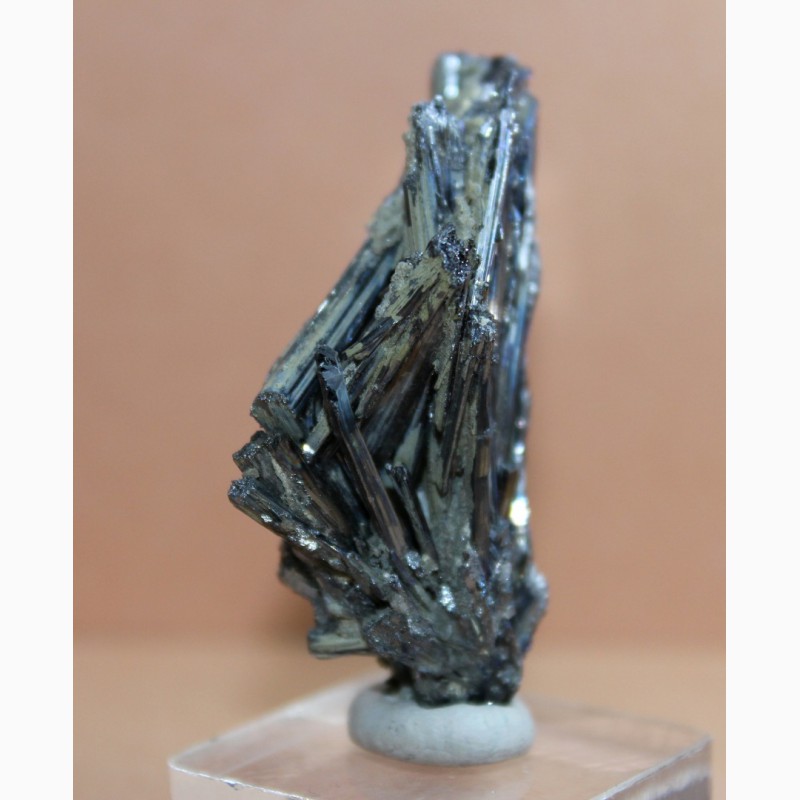 Фото 6. Антимонит, барит, сросток кристаллов