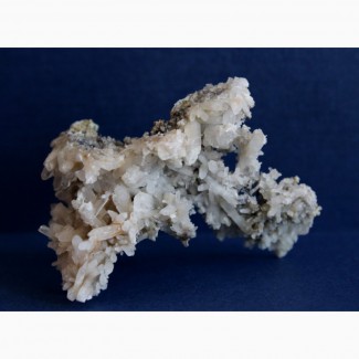 Друза кристаллов кварца, хлорит